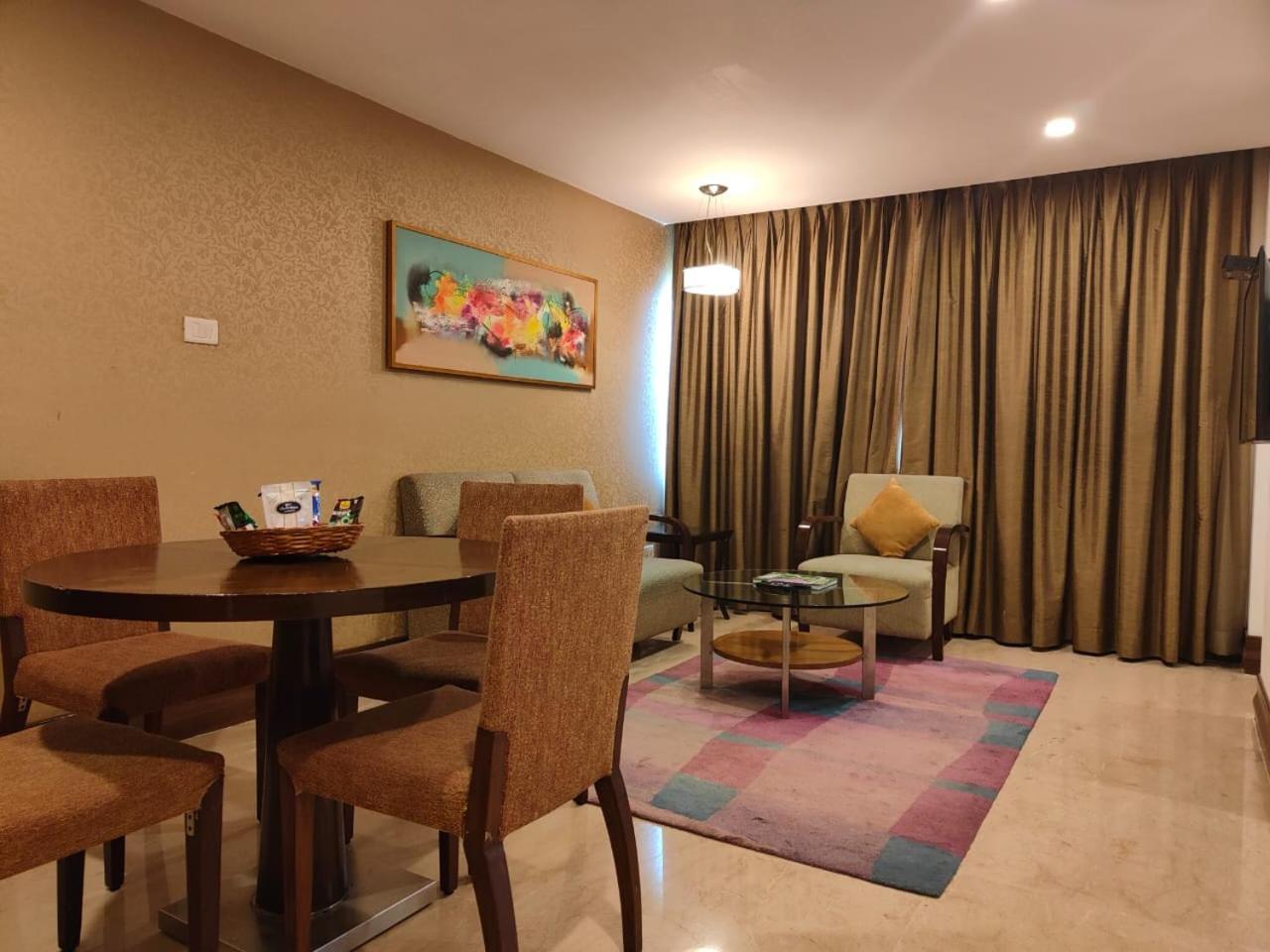 Pride Hotel, Ченай Екстериор снимка